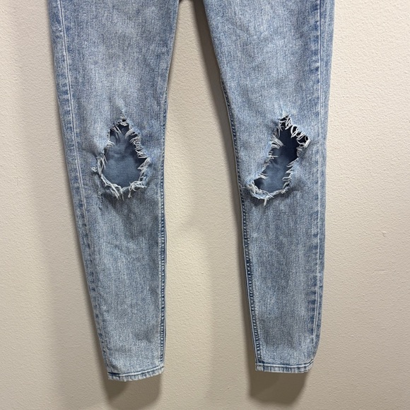 H&M Curvy Ultra High Waist Jeggings Acid Wash Distressed Ankle Jeans 2 - Picture 7 of 13